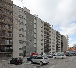 Landmark Apartments in Toronto, ON - Building Photo - Building Photo