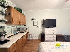 85 5th St in Shalimar, FL - Building Photo - Building Photo