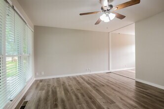 2406 N Auburn St in Indianapolis, IN - Building Photo - Building Photo