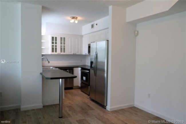 1824 Brickell Ave-Unit -# 1BB in Miami, FL - Building Photo - Building Photo