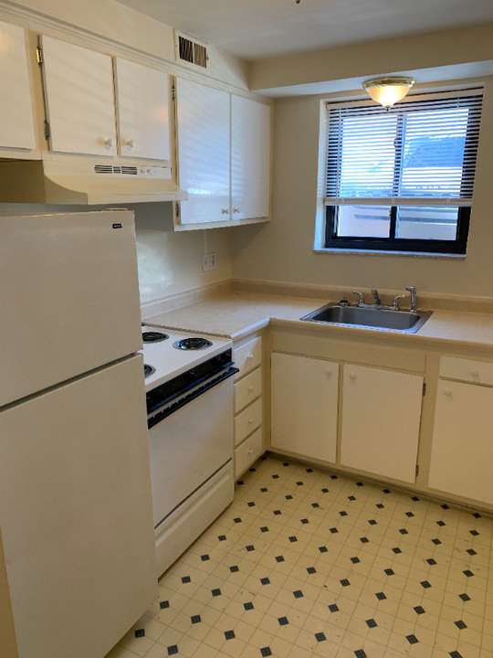 760 5th Ave-Unit -1 in East Mckeesport, PA - Foto de edificio