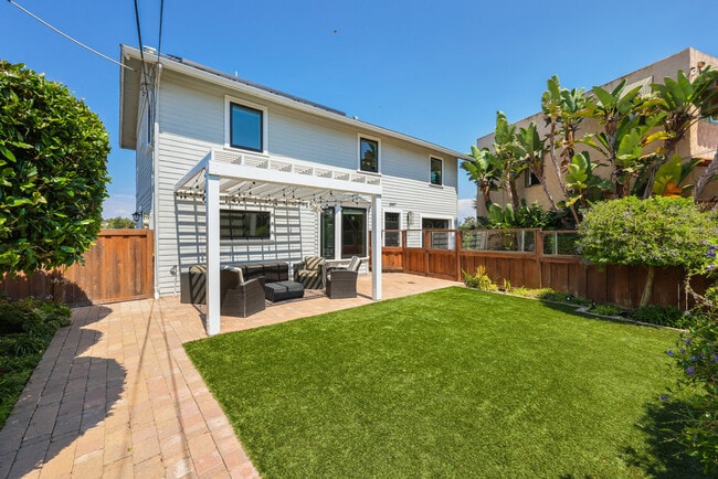 property at 3447 Goldfinch St