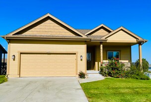 6602 Michael Dr in Papillion, NE - Building Photo