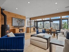 100 N 8th St in Aspen, CO - Building Photo