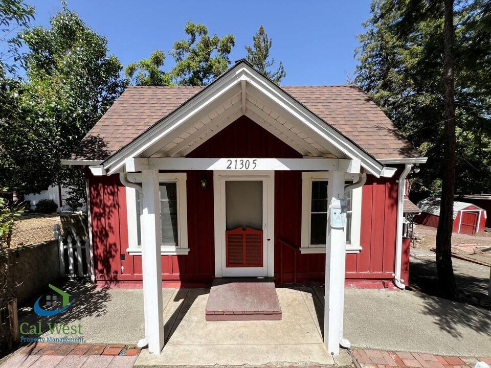 21305 Bertram Rd in San Jose, CA - Foto de edificio