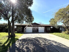 10119 Crawford Way in Sacramento, CA - Building Photo