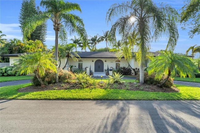 12600 SW 70th Ave in Miami, FL - Building Photo - Building Photo