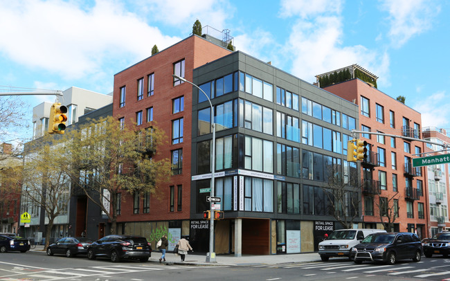 Manhattan Ave Apartments in Brooklyn, NY - Foto de edificio - Building Photo