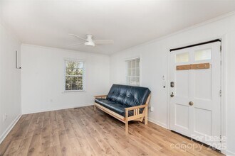 542 Iverson Way in Charlotte, NC - Building Photo - Building Photo