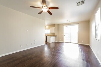 6404 Frosted Dawn Ct in Las Vegas, NV - Building Photo - Building Photo