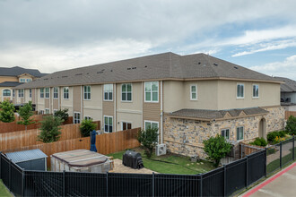 Magnolia Townhomes in Burleson, TX - Building Photo - Building Photo