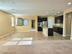 10310 Parkview Mountain Ave in Las Vegas, NV - Building Photo - Building Photo