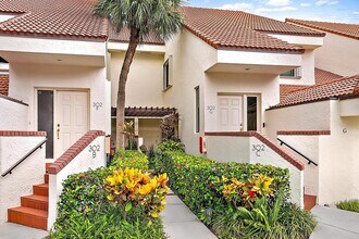 302 Sea Oats Dr in Juno Beach, FL - Building Photo - Building Photo