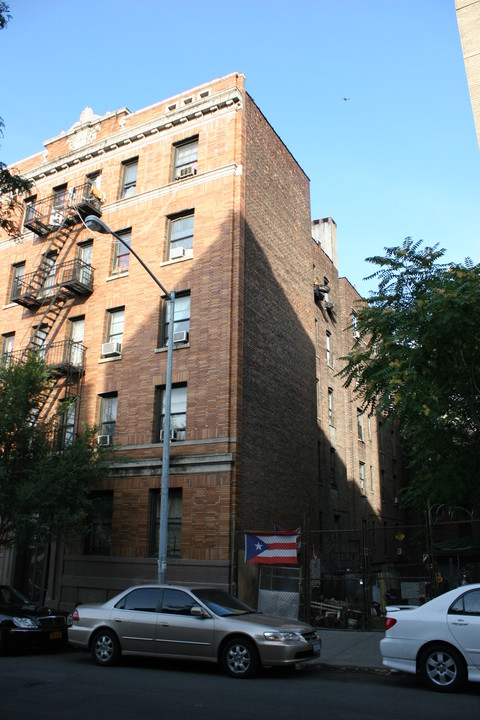 2301 Morris Ave in Bronx, NY - Building Photo