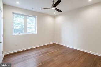 934 S 5th St in Philadelphia, PA - Building Photo - Building Photo