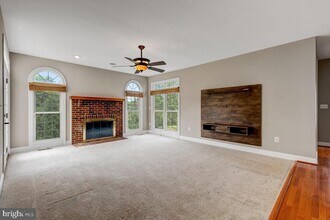 24188 Spring Meadow Cir in Aldie, VA - Building Photo - Building Photo