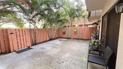 206 Charter Way in West Palm Beach, FL - Building Photo - Building Photo