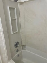 2401 Riverside Dr in Coral Springs, FL - Building Photo - Building Photo