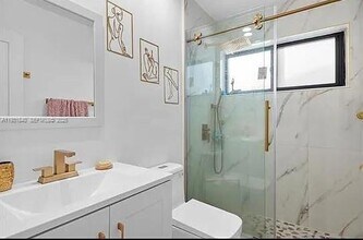 5404 NW 25th Ave in Fort Lauderdale, FL - Building Photo - Building Photo