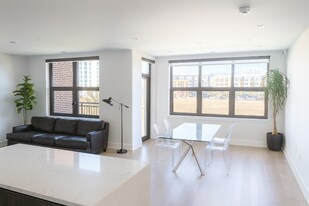 737 Swann Ave in Alexandria, VA - Building Photo