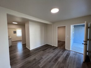 938 N Van Ness Ave in Fresno, CA - Building Photo - Building Photo