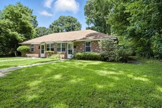 2212 London St in Virginia Beach, VA - Building Photo - Building Photo