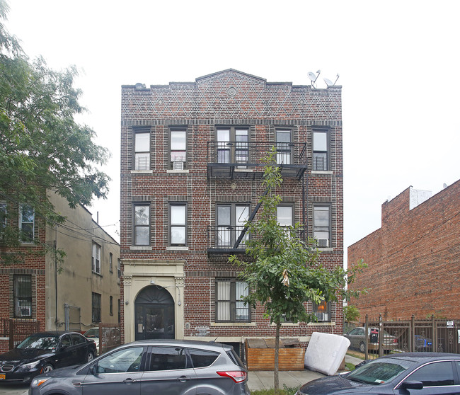 407 Montauk Ave in Brooklyn, NY - Building Photo - Building Photo