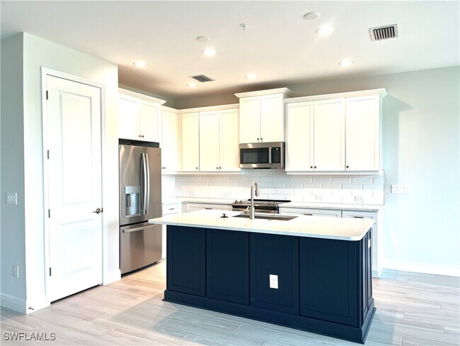 2659 Seychelles Cir in Naples, FL - Building Photo - Building Photo