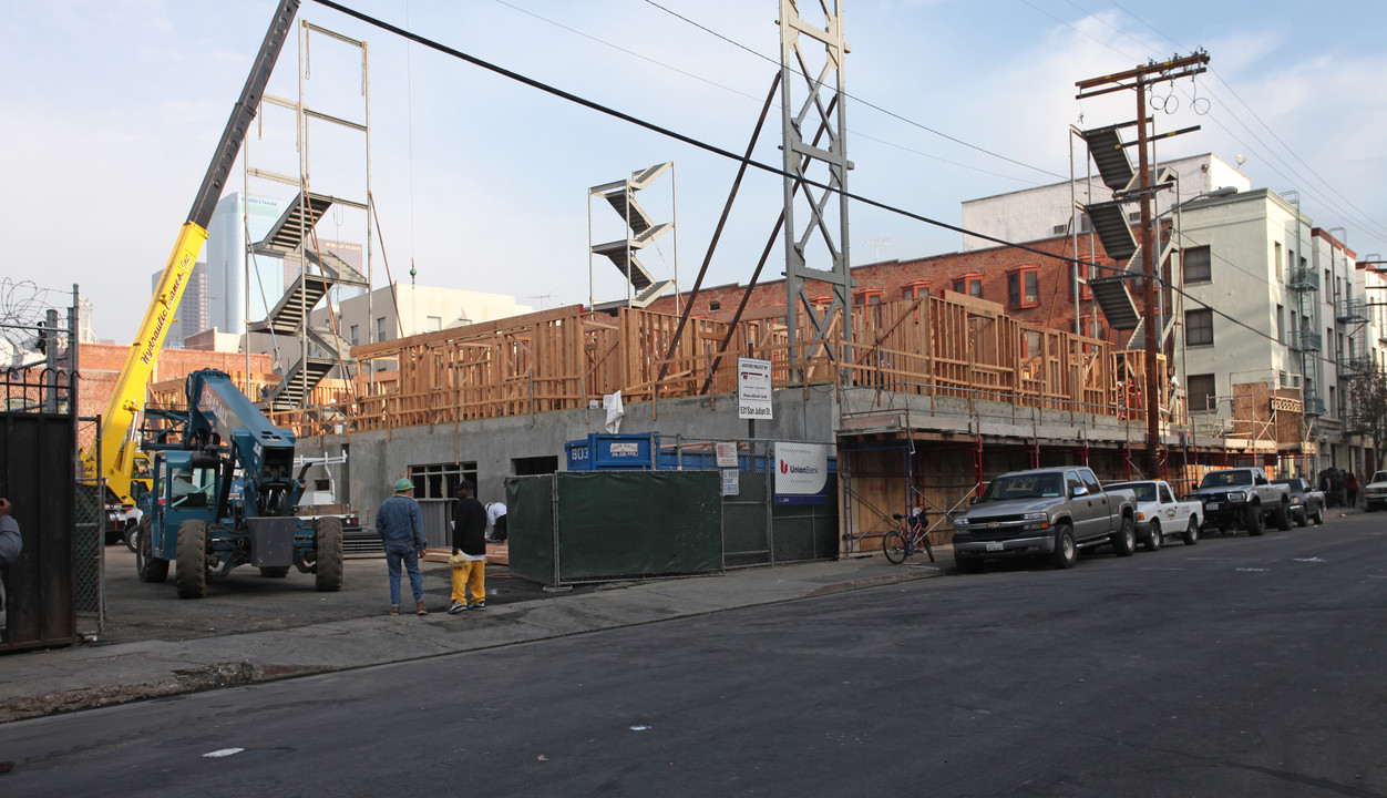 Renato Apartments in Los Angeles, CA - Building Photo