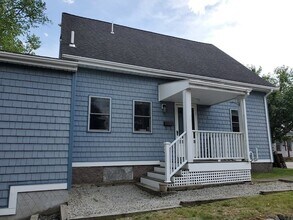 112 Front St in Weymouth, MA - Foto de edificio - Building Photo