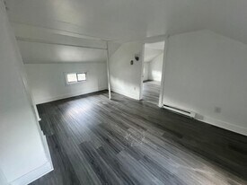 184 Brunswick Ave in Trenton, NJ - Building Photo