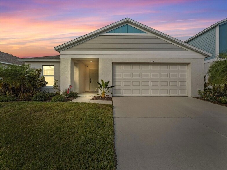 12776 Tannencrest Dr in Riverview, FL - Foto de edificio