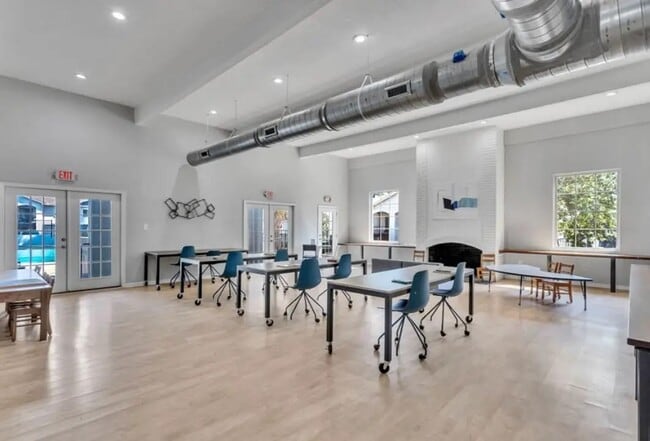 1401 Longcreek Dr in Columbia, SC - Foto de edificio - Building Photo