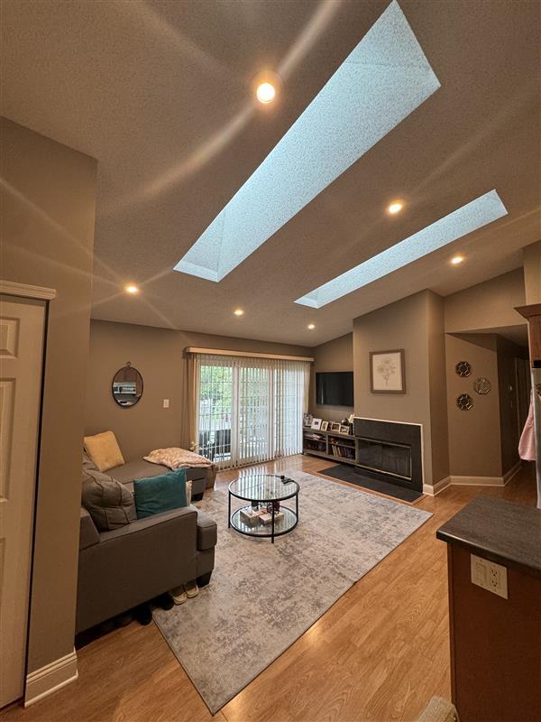 268 Kempsey Dr in North Brunswick, NJ - Foto de edificio - Building Photo