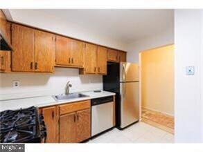 224 Wood Mill Dr in East Windsor, NJ - Building Photo - Building Photo