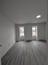 307 W Centre St in Shenandoah, PA - Foto de edificio - Building Photo