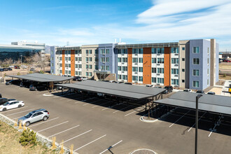 Academy Heights in Colorado Springs, CO - Foto de edificio - Building Photo