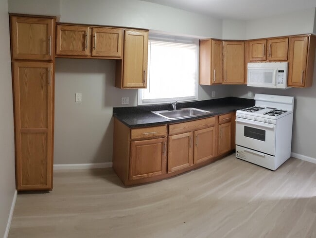 34224 Stellwagen St in Wayne, MI - Building Photo - Building Photo