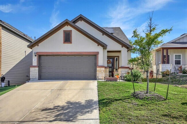 305 Satsuma Dr in Buda, TX - Building Photo - Building Photo