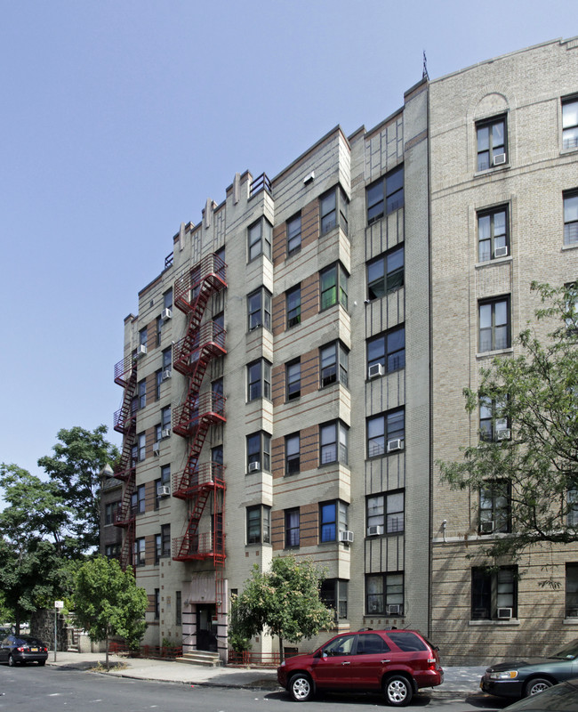 161 E 206th St in Bronx, NY - Building Photo - Building Photo