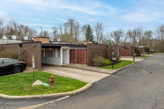 Tallmadge Pointe in Tallmadge, OH - Building Photo - Building Photo
