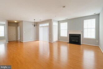 4191 Lochleven Tr in Fairfax, VA - Building Photo - Building Photo