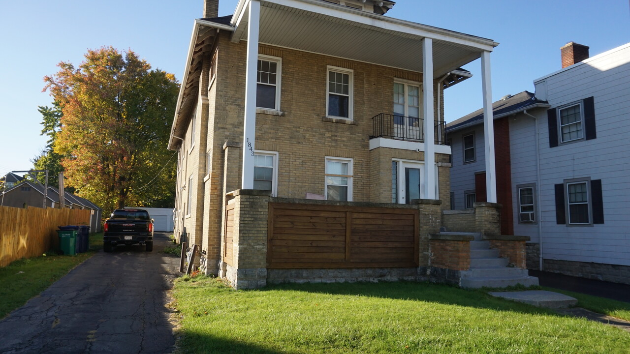 1843 Hertel Ave. Upper, Unit Upper in Buffalo, NV - Building Photo