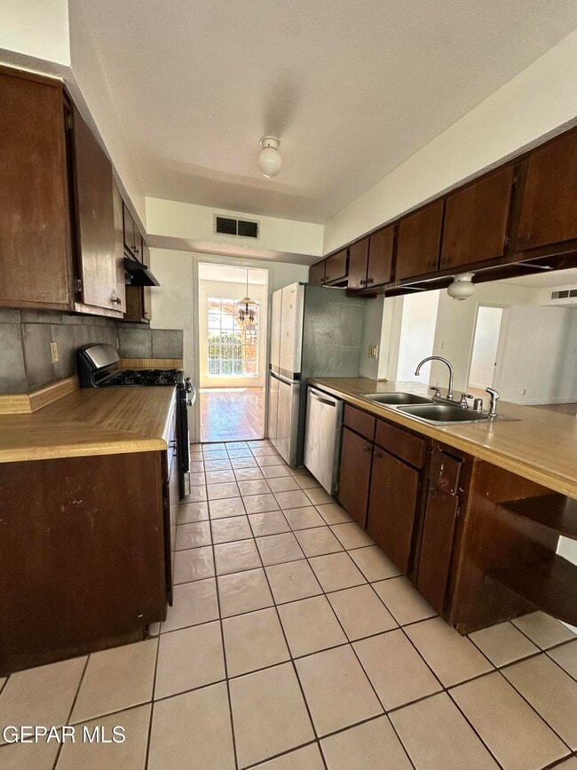 1309 Lonewood Dr in El Paso, TX - Building Photo - Building Photo