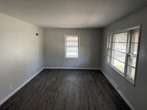 2704 W Garden St in Peoria, IL - Building Photo - Building Photo