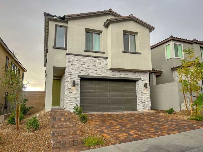 11647 Desert Hollow Avenue in Las Vegas, NV - Building Photo