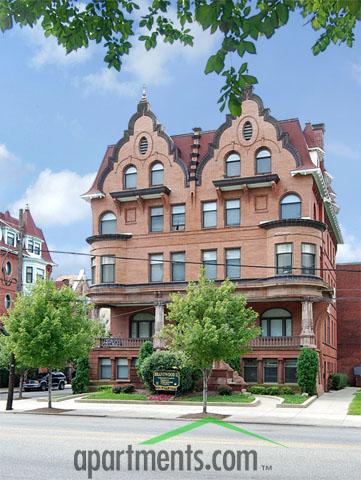 Brentwood in Philadelphia, PA - Foto de edificio