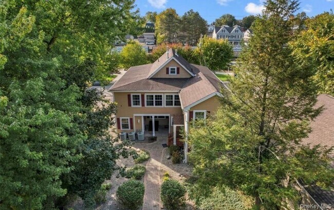 10 Burnside Ave in Congers, NY - Building Photo - Building Photo
