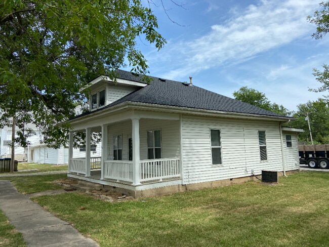103 S 4th St in Garden City, MO - Building Photo - Building Photo