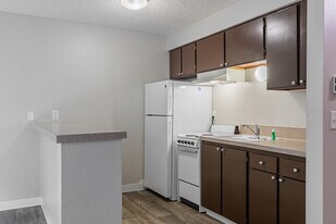 Keystone East in Portland, OR - Building Photo